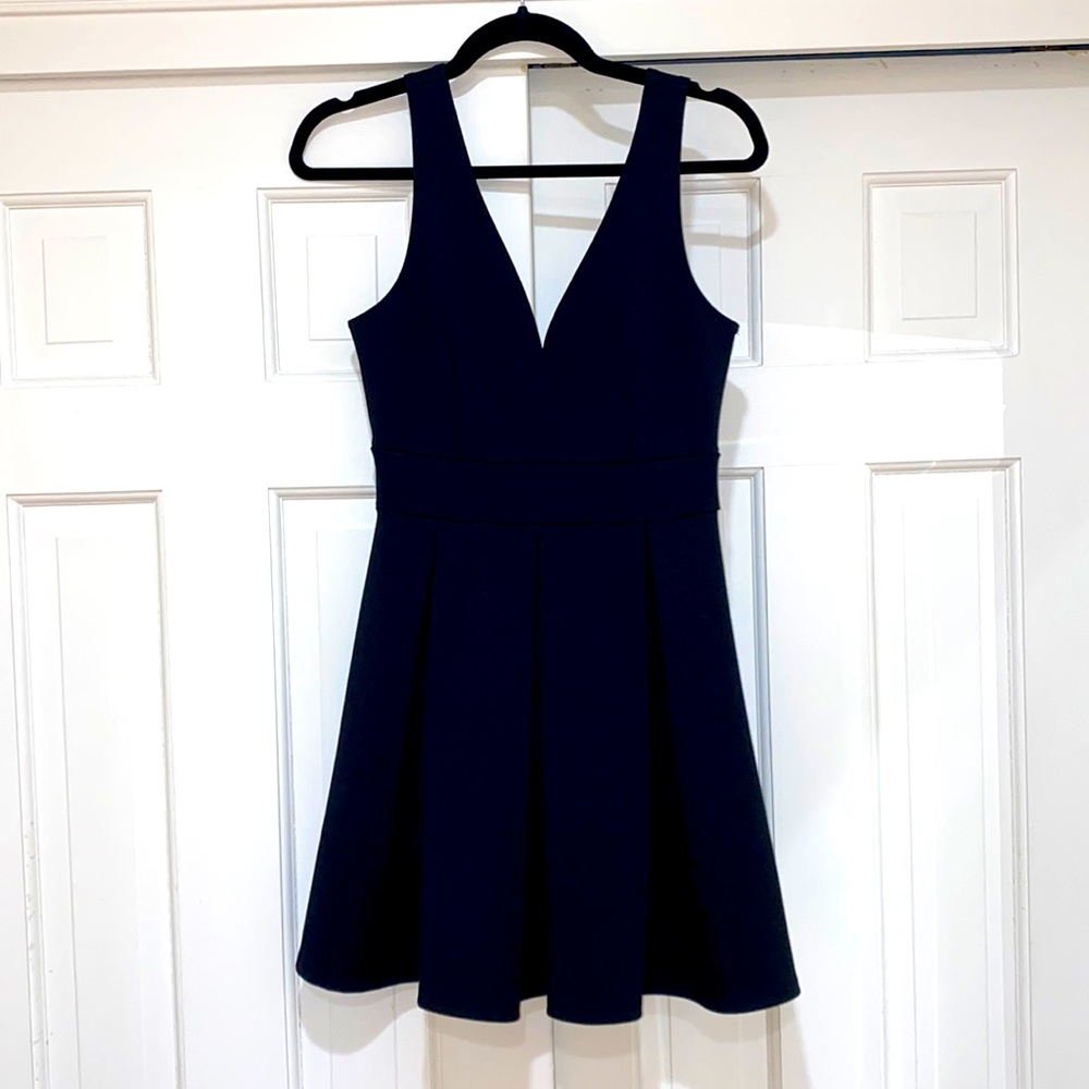 Chic V-Neck eight sixty Black Dress